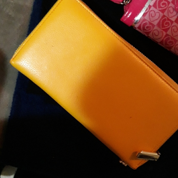 2 wallets - Picture 3 of 3